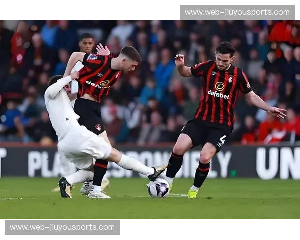 伯恩茅斯新援中场迅速融入 传球组织作用明显 伯恩茅斯新援中场迅速融入 传球组织作用明显