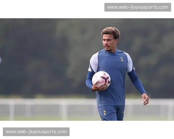 那不勒斯受限于CLA指标约束 冬窗操作多为租借仅乔瓦内永久签约 那不勒斯受限于CLA指标约束 冬窗操作多为租借仅乔瓦内永久签约