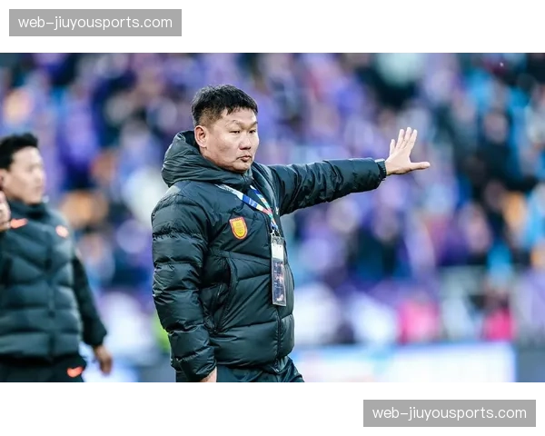 铜梁龙立足防守寻求反击机会,刘建业构建层次分明防守组织体系